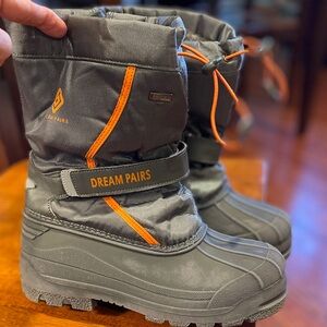 Boys Dream Pairs snow boots